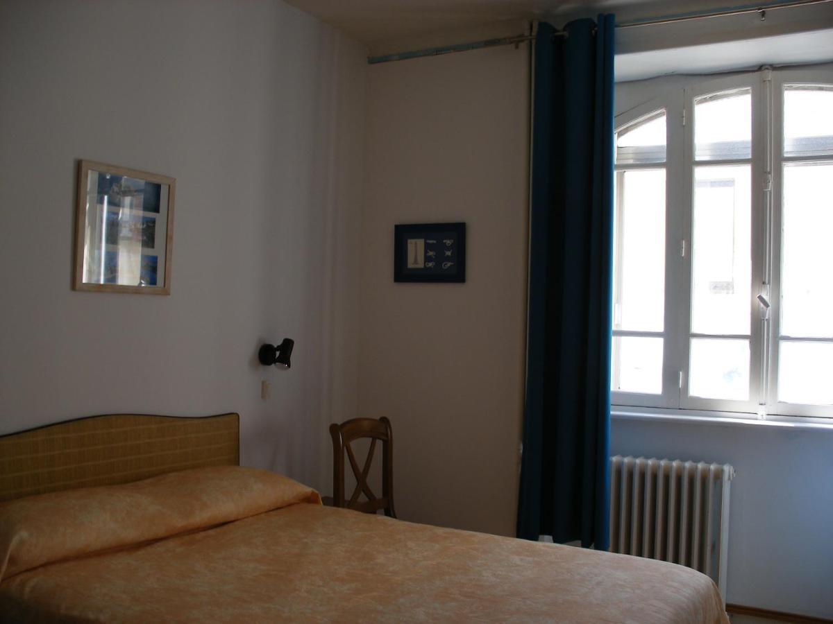 Hotel Modern Concarneau Exterior photo